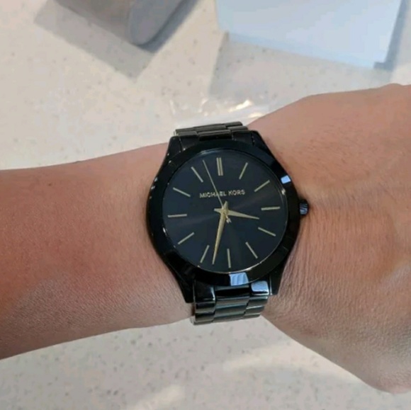Brand new Michael Kors ladies Runway black watch - Picture 4 of 6
